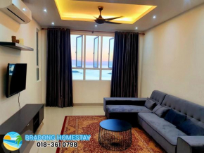 BRADONG HOMESTAY - MUSLlM ONLY, 3 Queen Bedrooms, Seaview, Infinity Pool, Gym, near Drawbridge & KTCC Mall